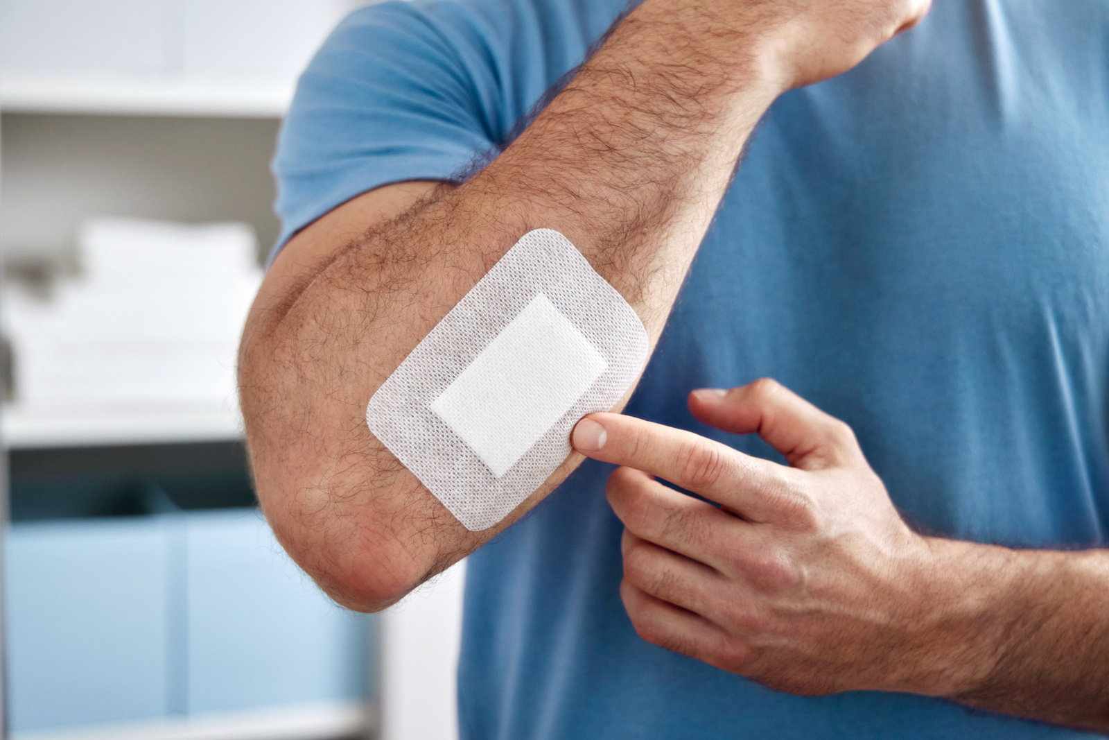 Hansaplast Cotone Idrofilo Pretagliato 100 g, Cotone per la pulizia ferite pre-applicazione cerotti