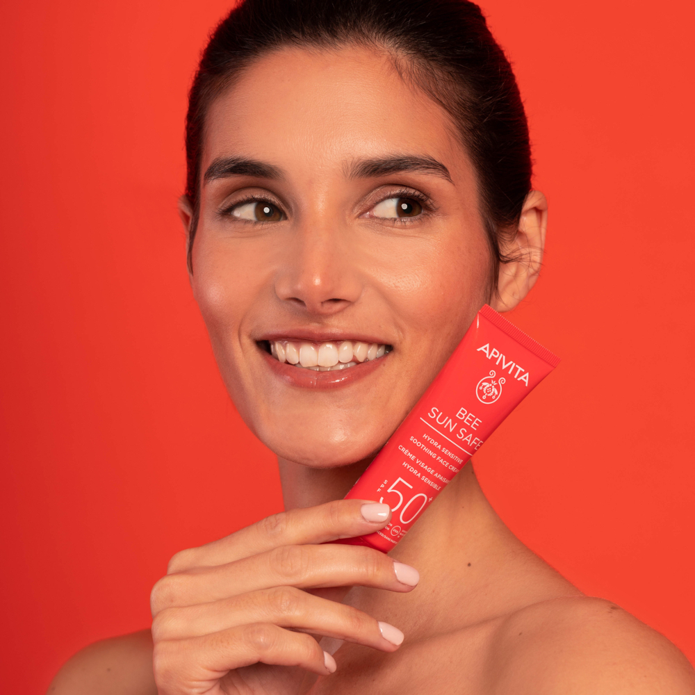 Apivita - Bee Sun Safe - Hydra Sensitive SPF50+ Crema Viso Lenitiva Per Pelli Sensibili 50 ml