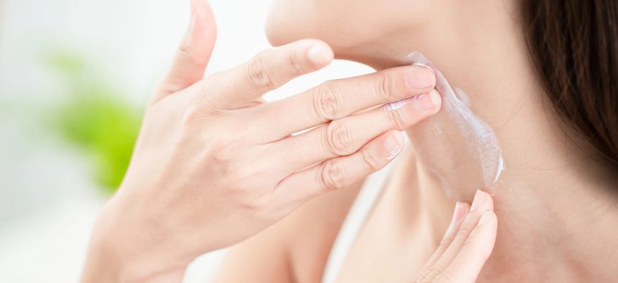 Pelle del collo: come prevenire rilassamento e rughe
