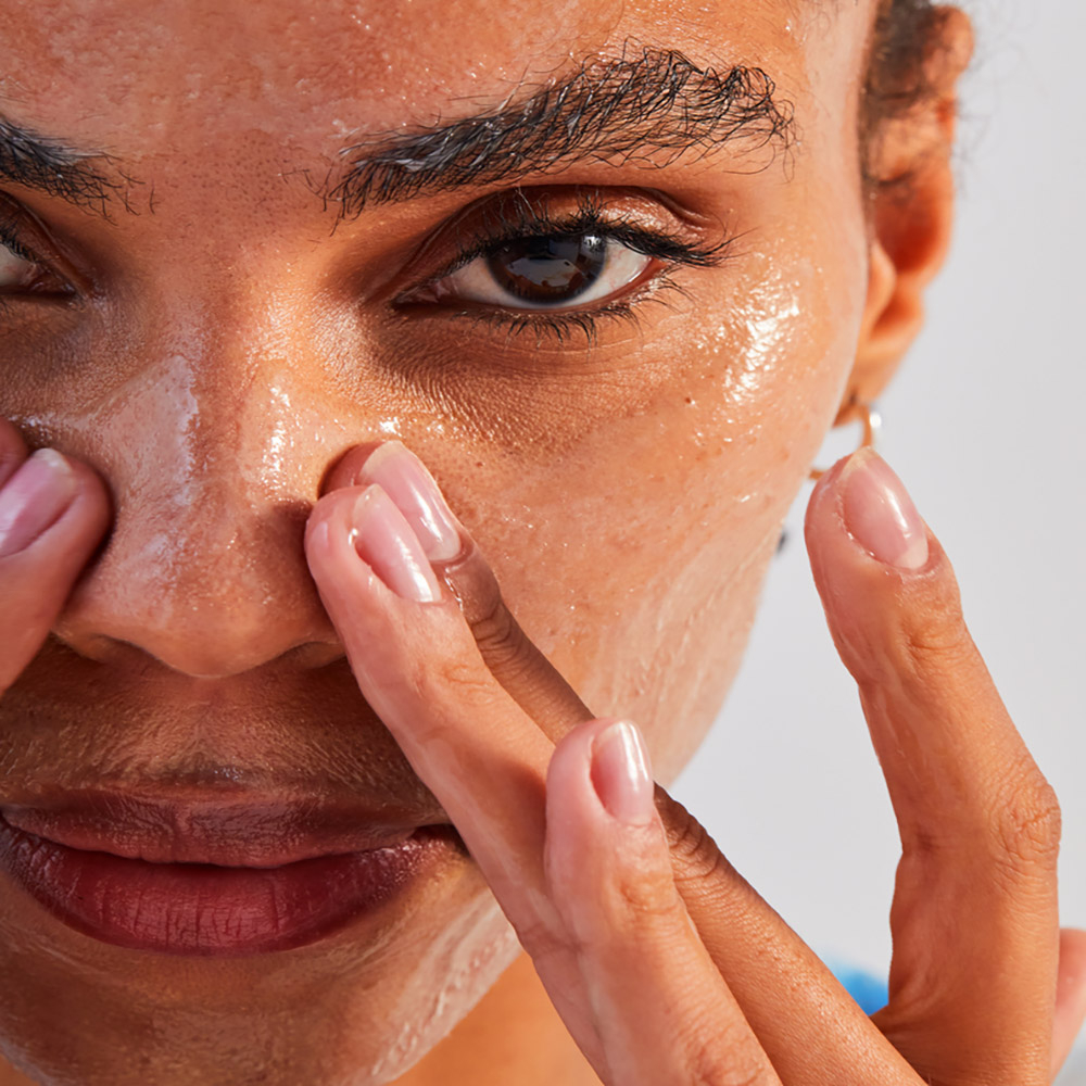 Nivea Clean Deeper Gel Scrub Viso Quotidiano 150 ml, Esfoliante viso per la cura della pelle grassa