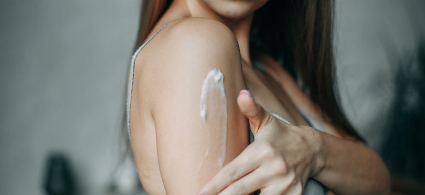 Come rassodare le braccia: prodotti e consigli utili